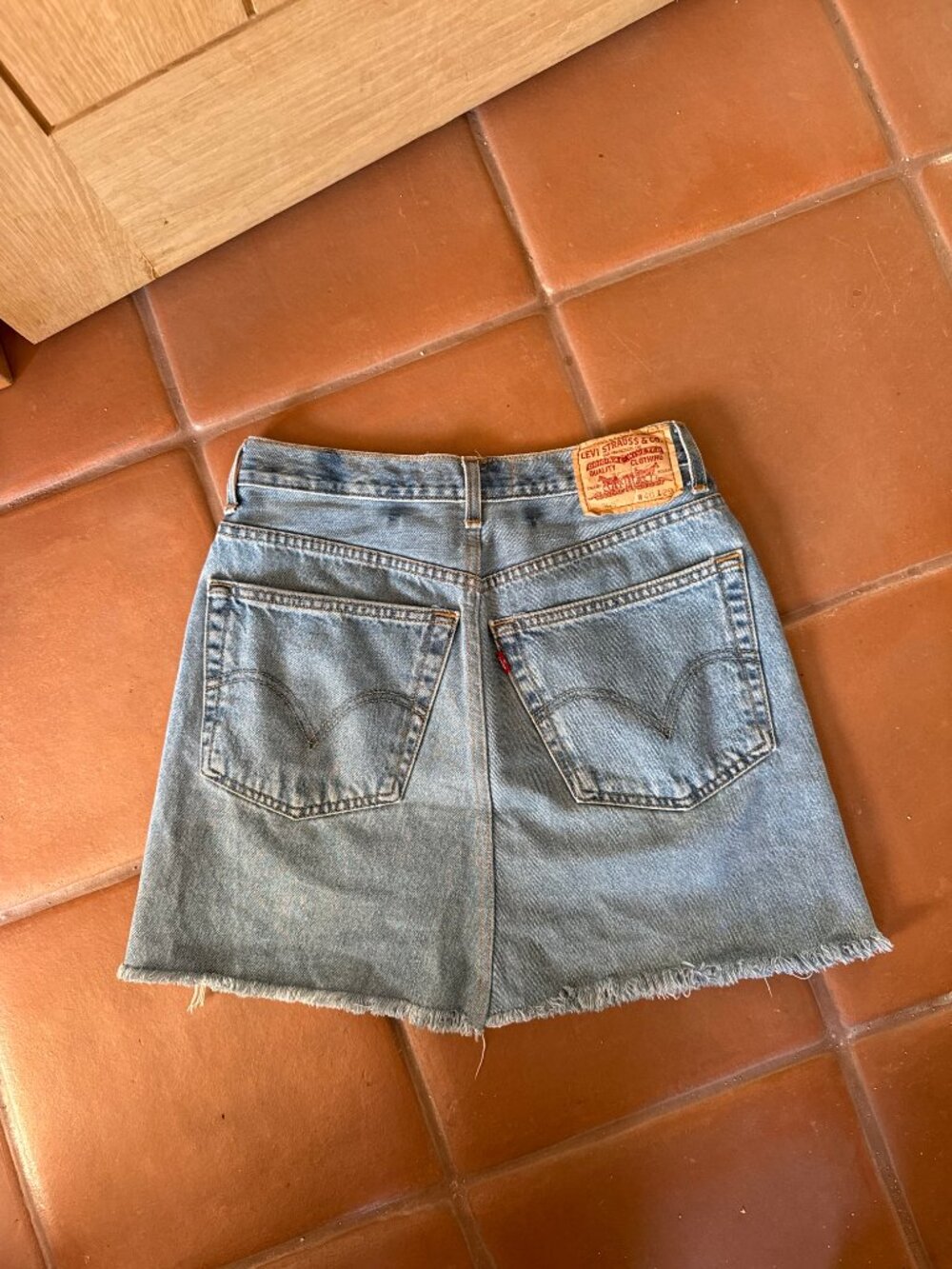Levi’s Relaxed Fit Light Wash Cutoff Denim Skirt M